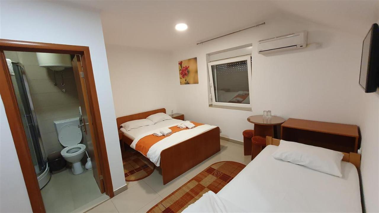Rooms Gat Subotica Buitenkant foto
