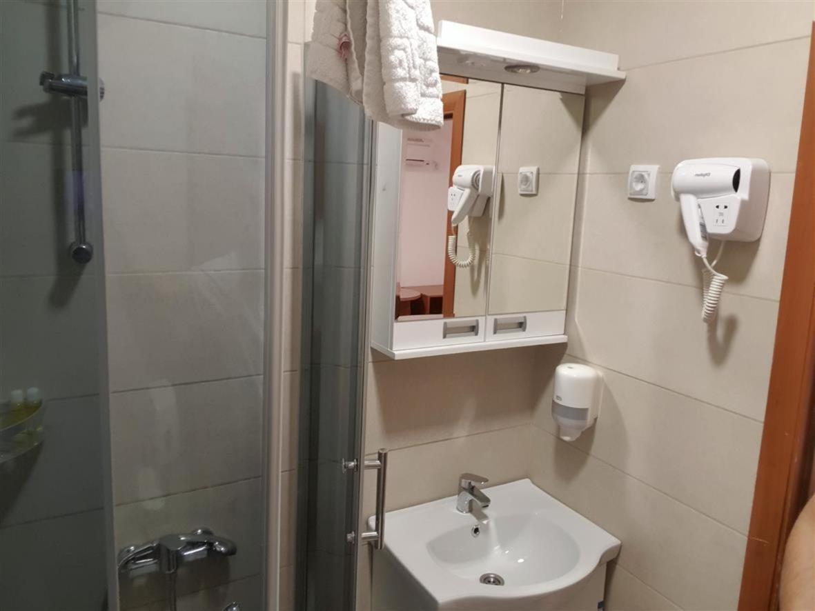Rooms Gat Subotica Buitenkant foto