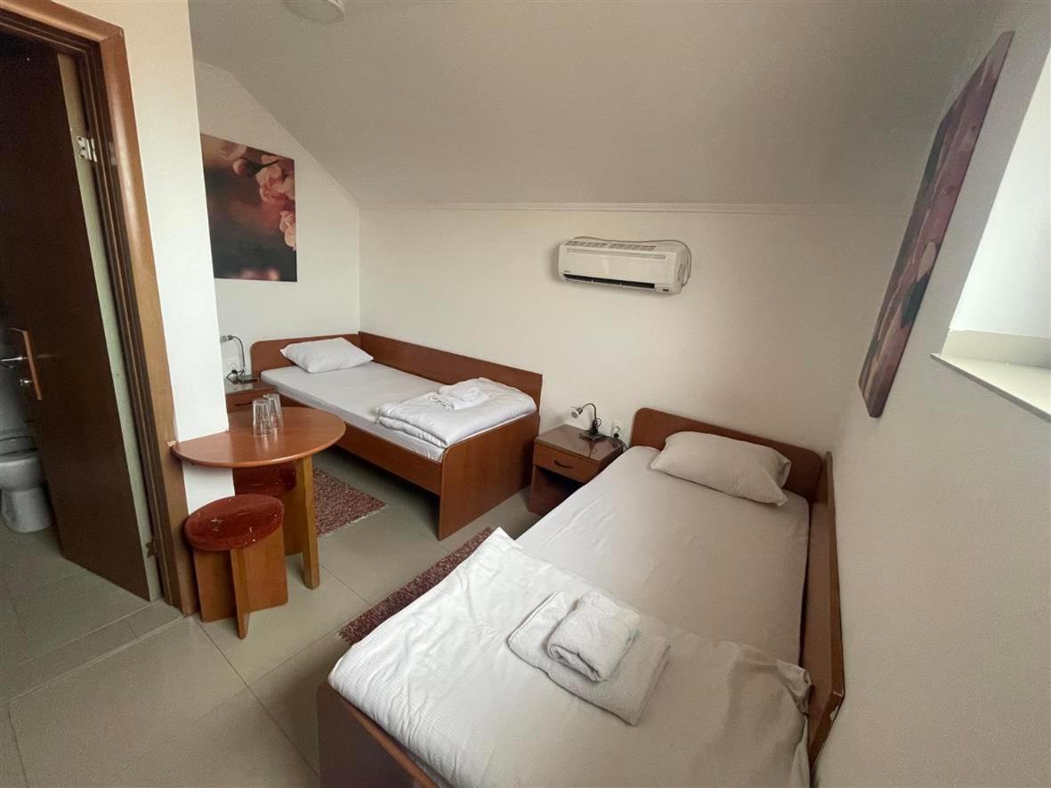 Rooms Gat Subotica Buitenkant foto