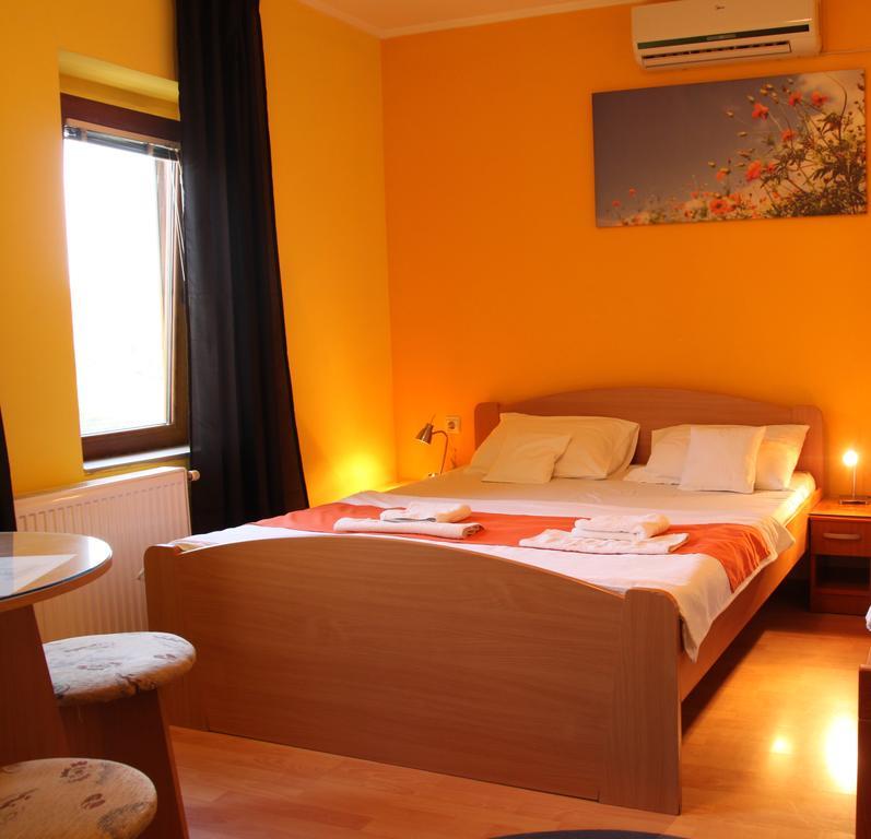 Rooms Gat Subotica Buitenkant foto