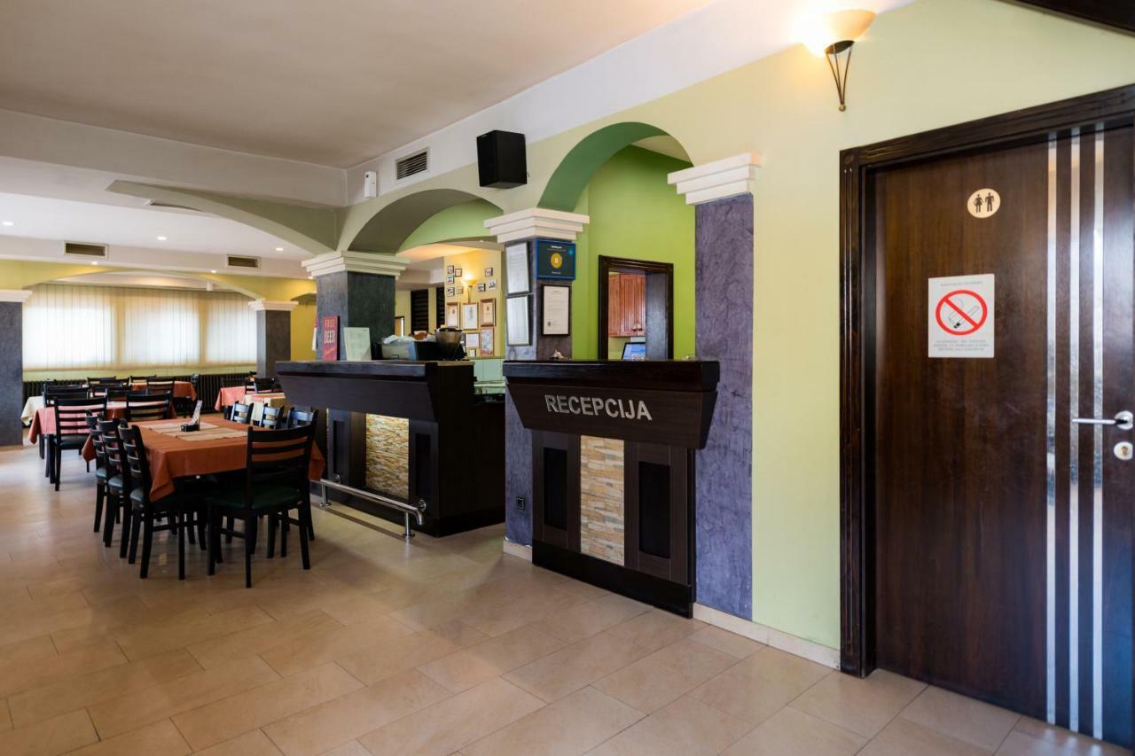 Rooms Gat Subotica Buitenkant foto